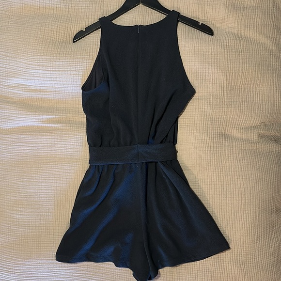 Bishop + Young Navy Romper, Size Medium - Picture 2 of 9